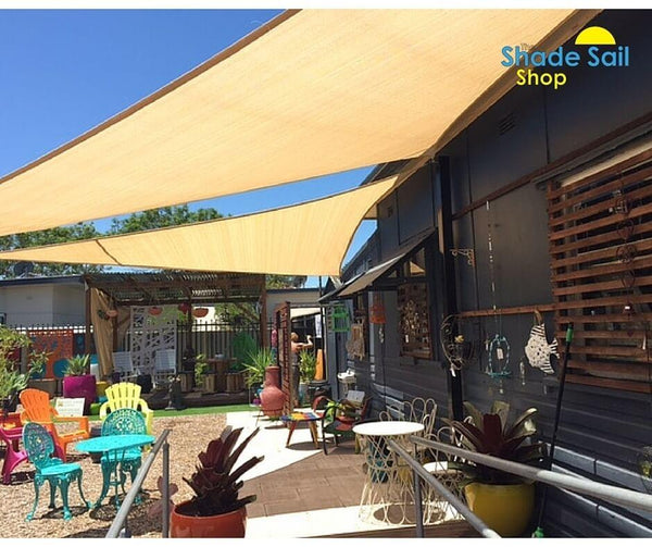 13.1ft x 16.4ft x 16.4ft SAND Triangle The Shady Lady Range