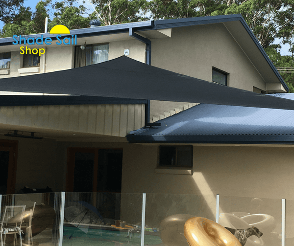 9.8ft x 16.4ft x 16.4ft Triangle BLACK The Shady Lady Range