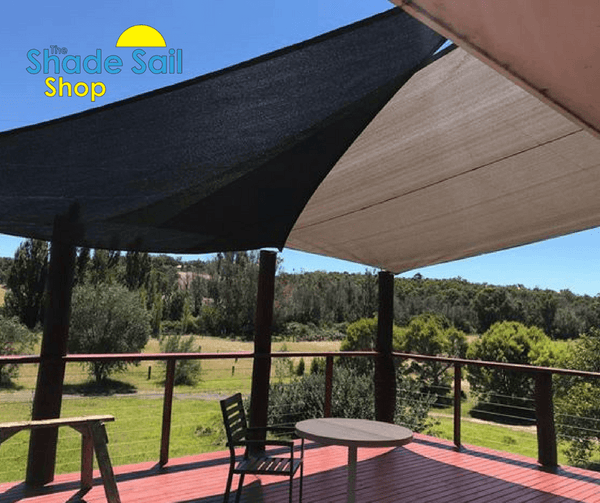 9.84ft x 13.1ft x 13.1ft GREY Triangle The Shady Lady Range